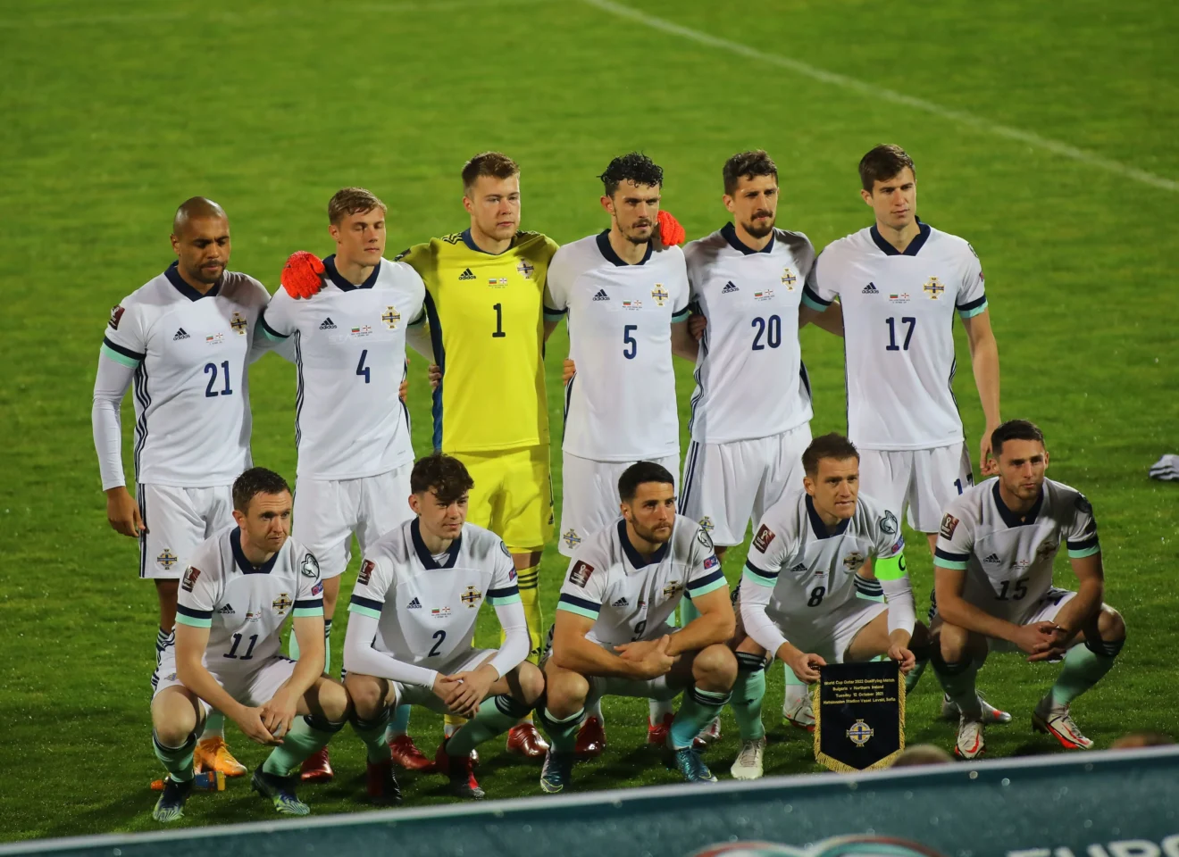 Selección de Irlanda del Norte reunida antes de un partido internacional